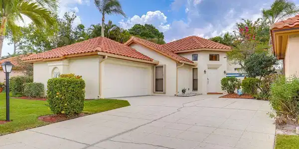 2856 SW Mariposa Circle