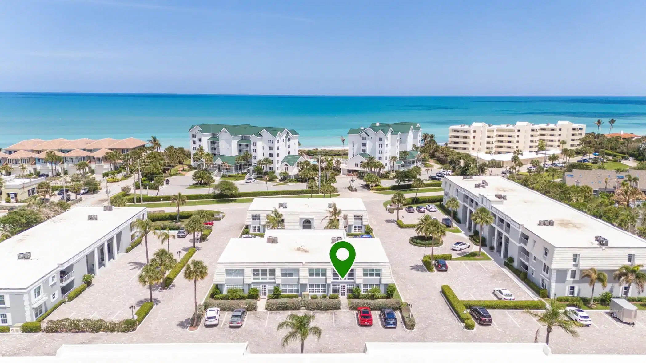 Image 1: Ocean Dr. Near the beach, shops, restaurants!