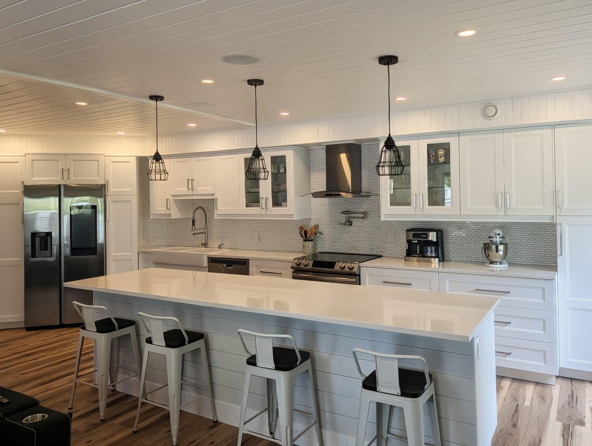 Image 3: Kitchen