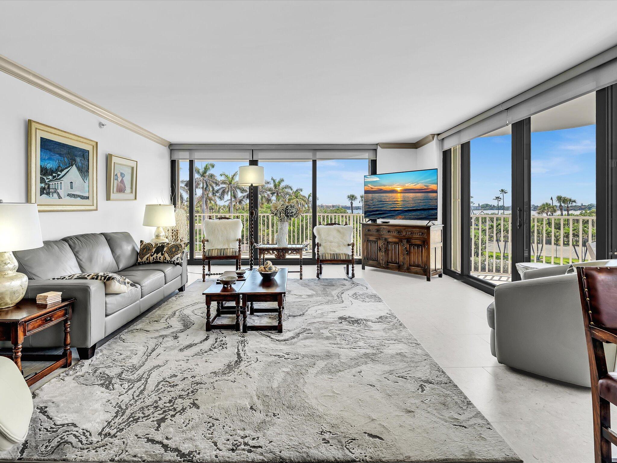 Image 4: Large open space with great view