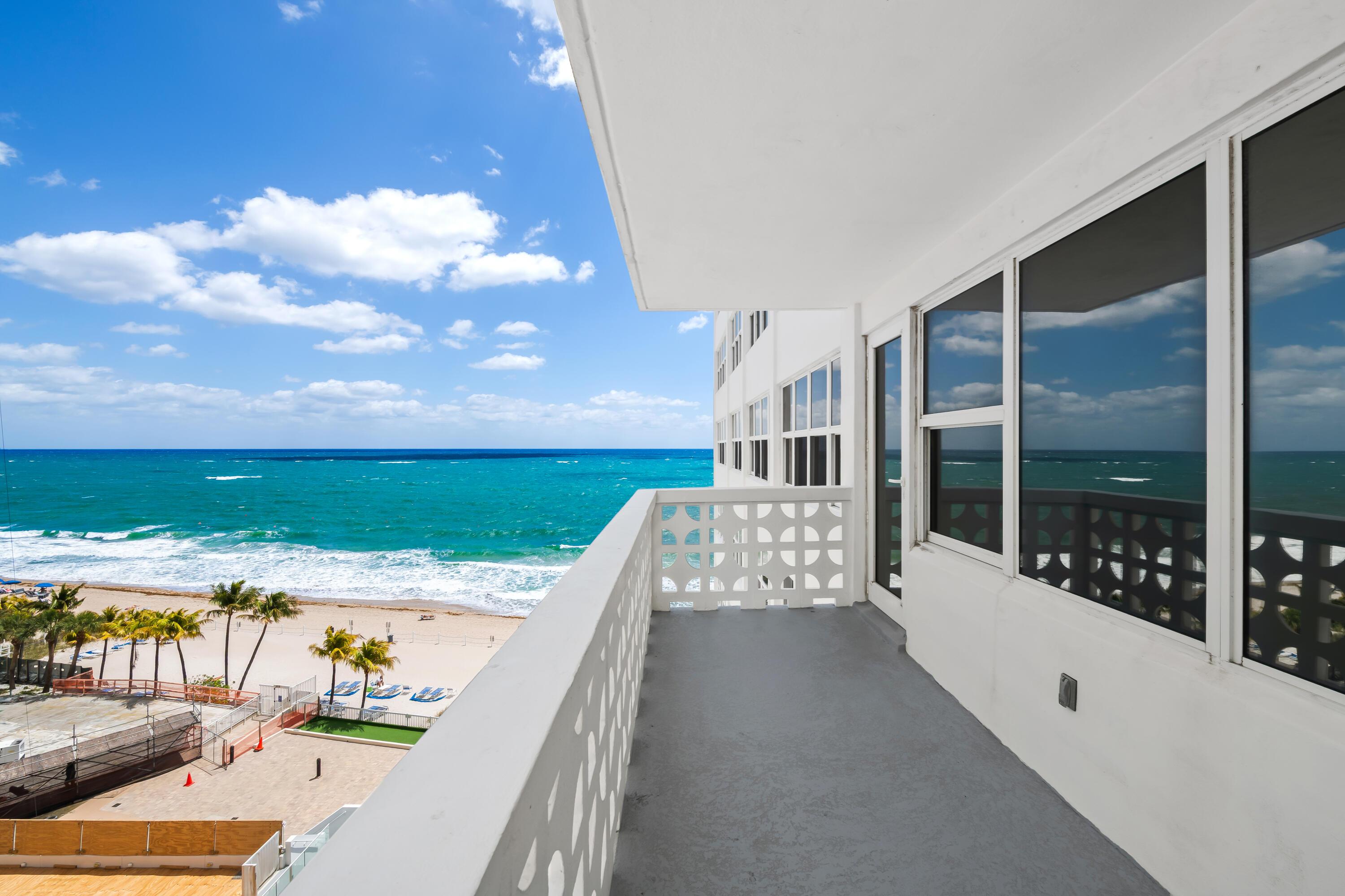 Image 3: Balcony