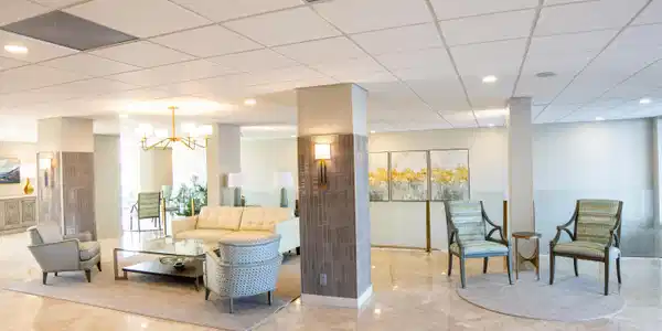Image 3: Lobby-3