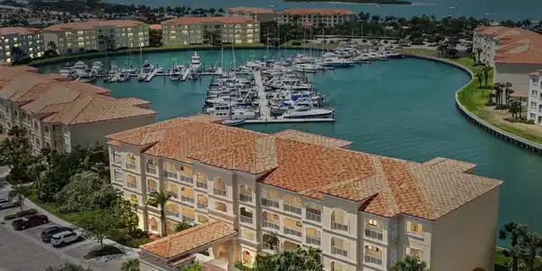 17 Harbour Isle Drive W