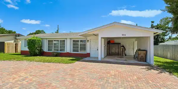 Image 2: 2-web-or-mls-SE 16th Ct-S2504-002