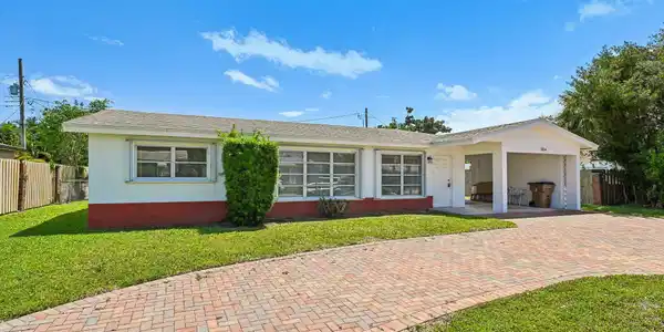 Image 3: 3-web-or-mls-SE 16th Ct-S2504-003