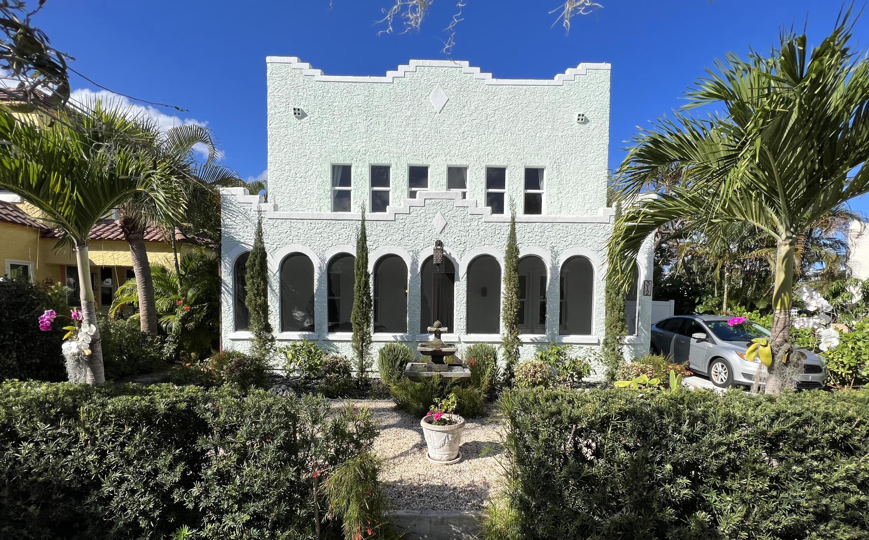 Image 1: Fa&ccedil;ade