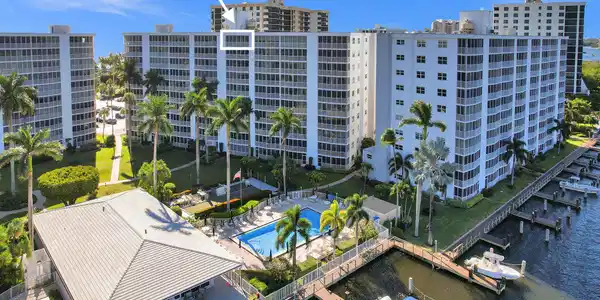 3300 S OCEAN Boulevard