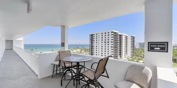 Image 2: 3300 S Ocean Blvd u1021_003