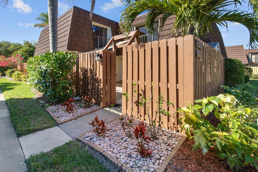 Image 3: 5678 SE Riverboat Drive-22