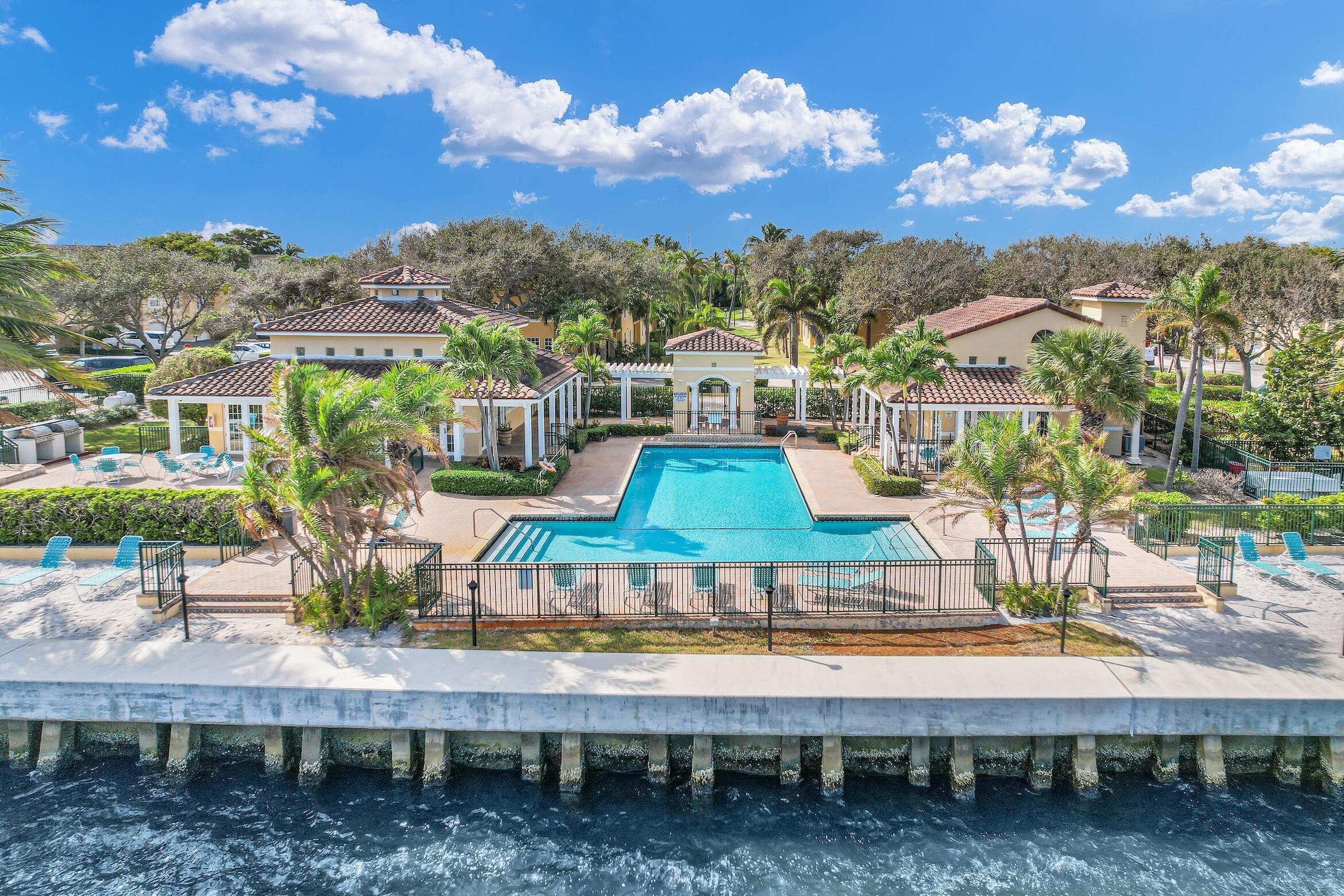 Image 4: 1030 Lake Shore Dr 103 West Palm Beach -
