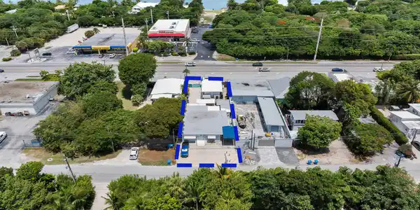 Image 2: Islamorada Commercial Live-Work Compound