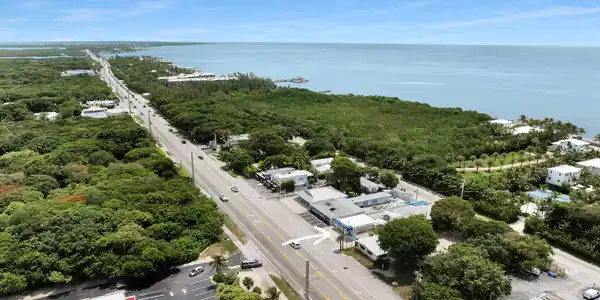 Image 3: Islamorada Commercial Live-Work Compound