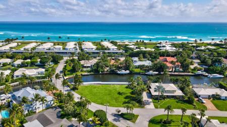 25 Sabal Island Drive