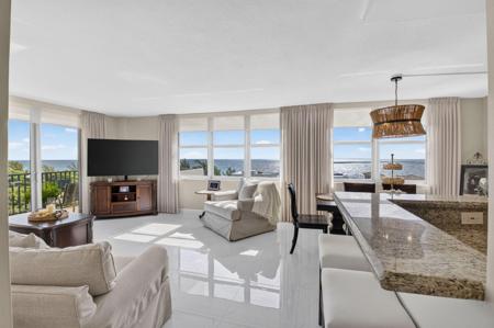 2121 N Ocean Boulevard