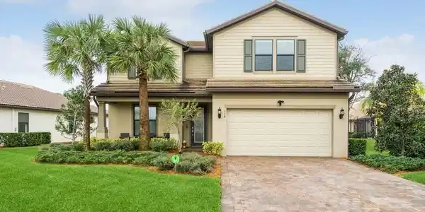 124 SE Courances Drive