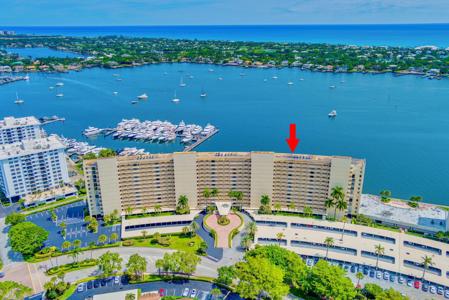 132 Lakeshore Drive