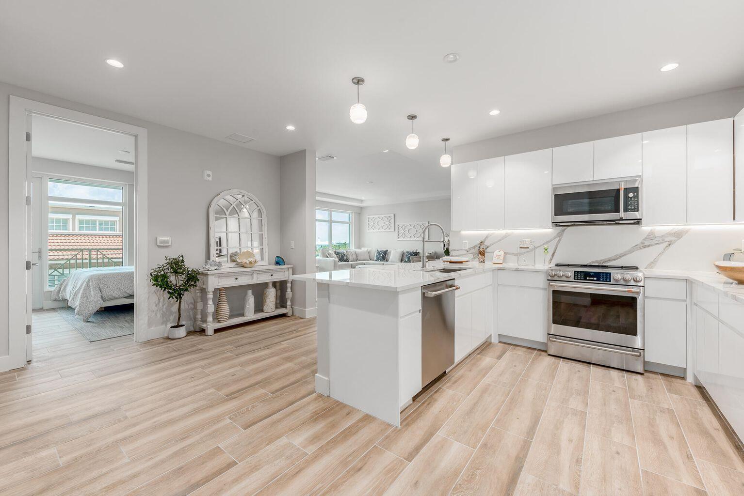 Image 2: 41 SW Seminole Street 410 3