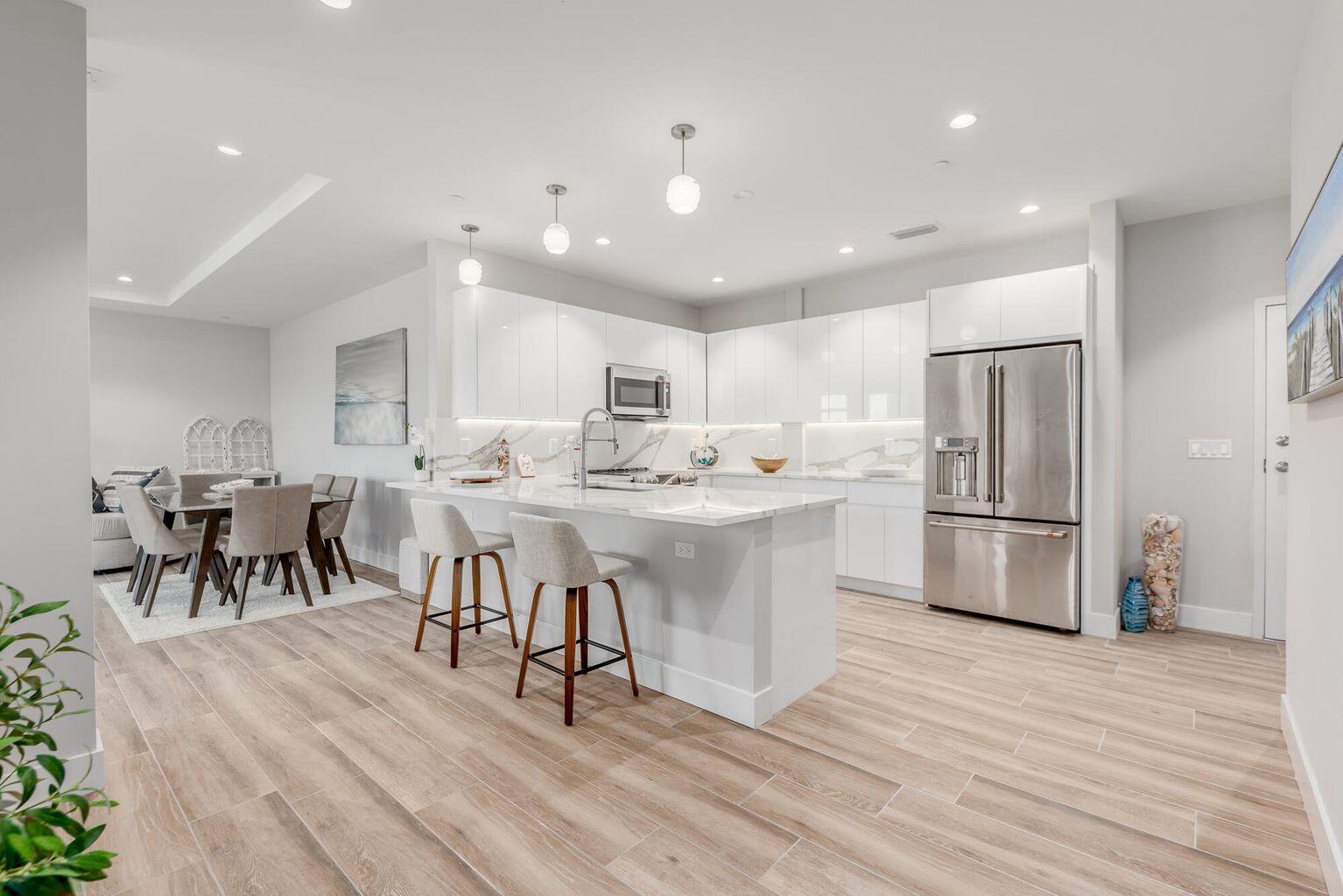 Image 3: 41 SW Seminole Street 410 4