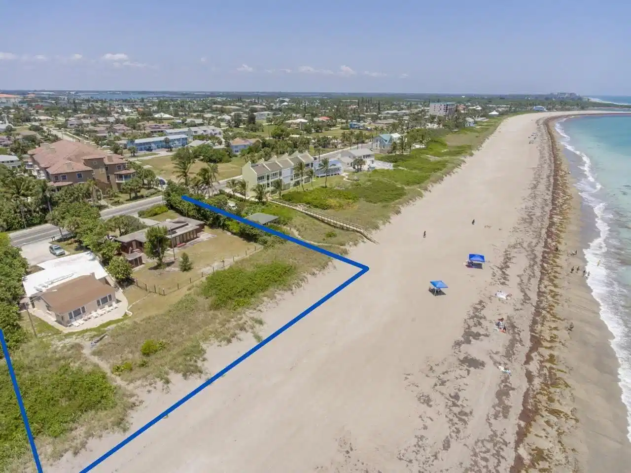 Image 1: Drone with lot perimeter
