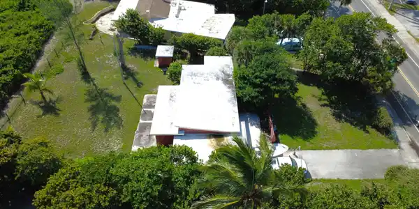 Image 3: 3 High From North