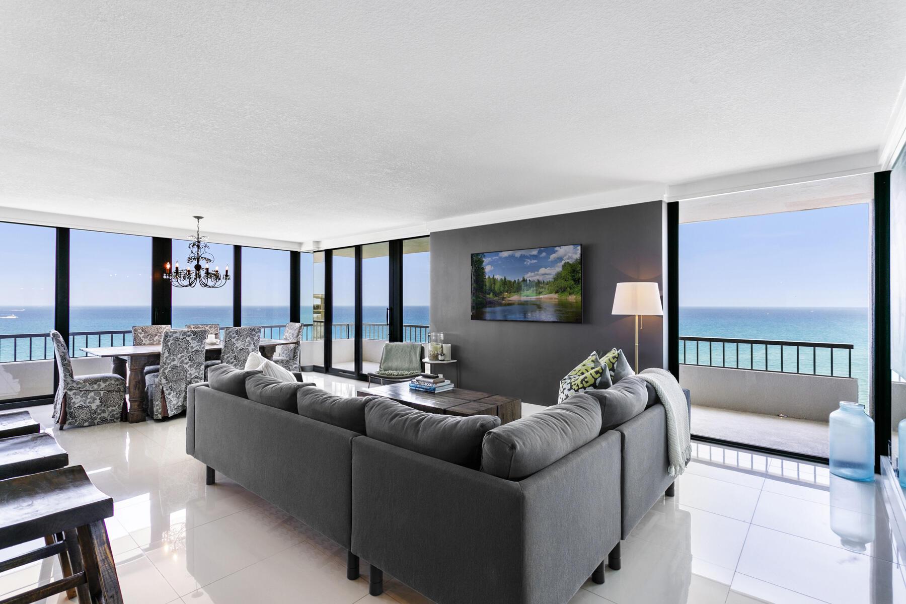 Image 4: Living room