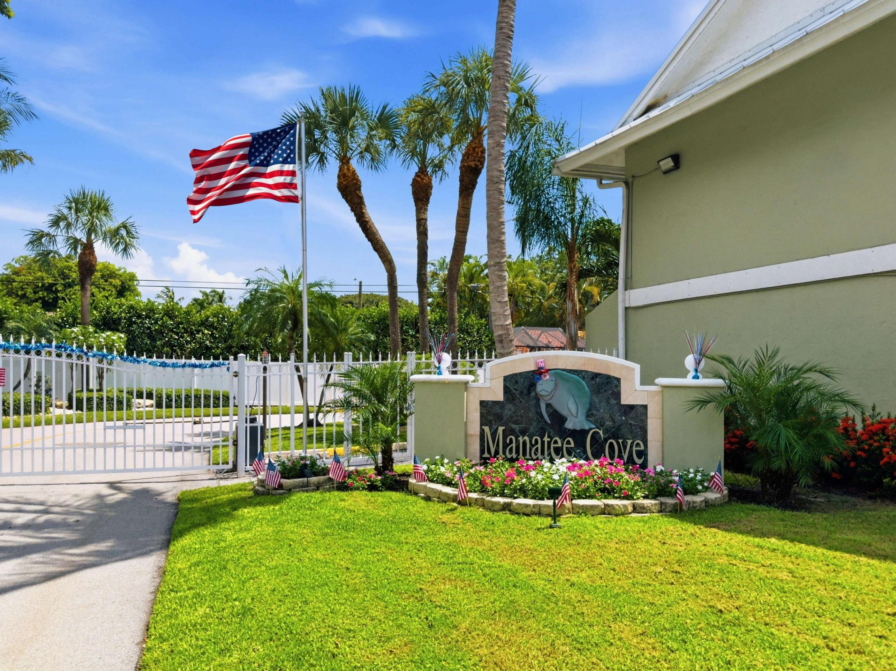 Image 4: Manatee Cove Entry