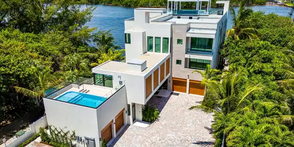 900 Lago Mar Lane