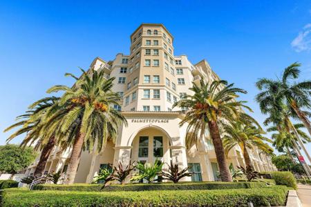 99 SE Mizner Boulevard