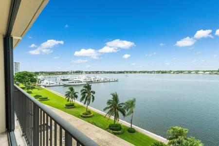 130 Lakeshore Drive