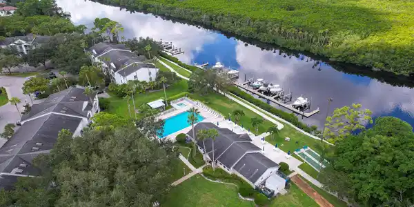 2502 SE Anchorage Cove