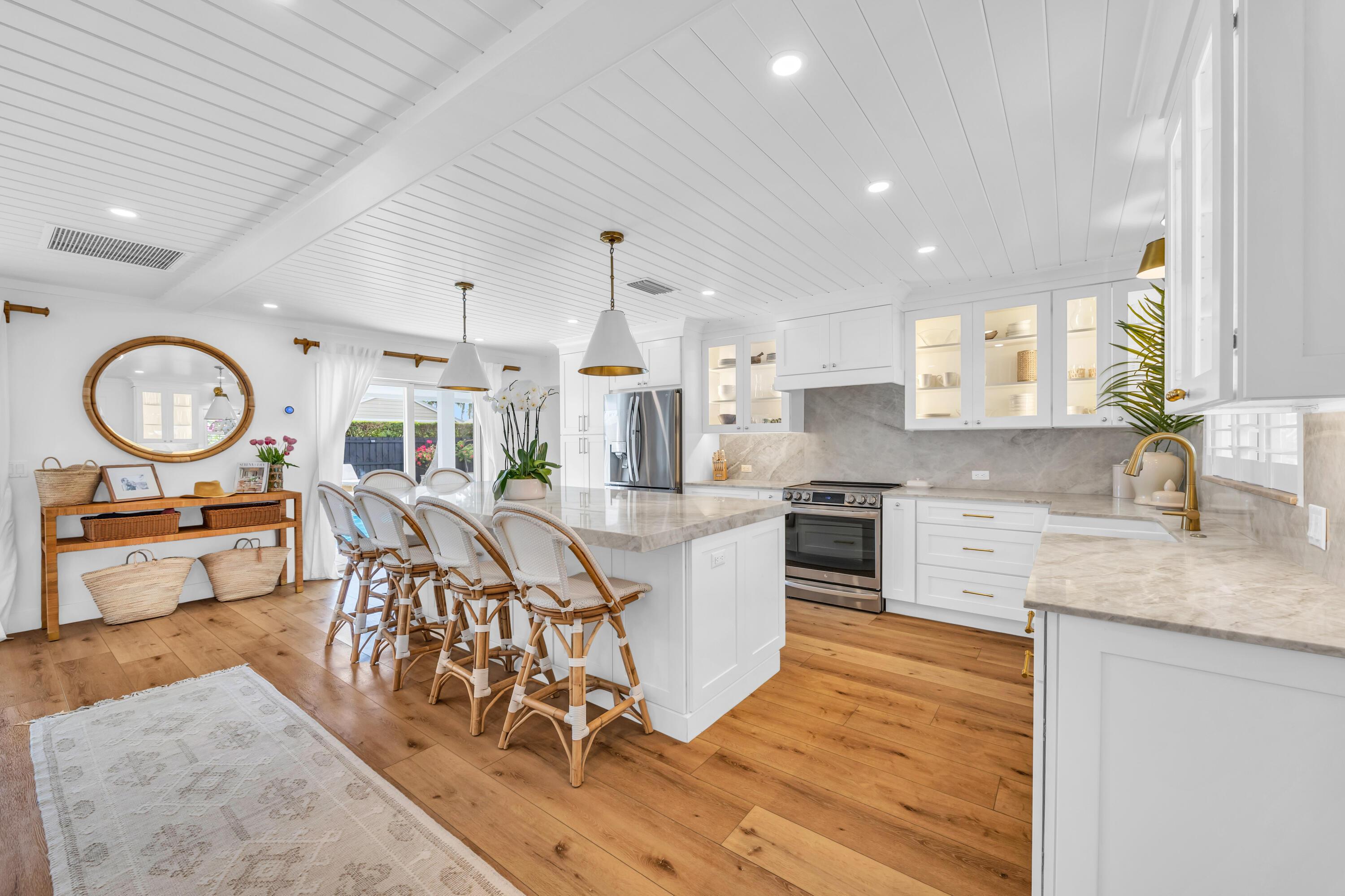 Image 3: Kitchen