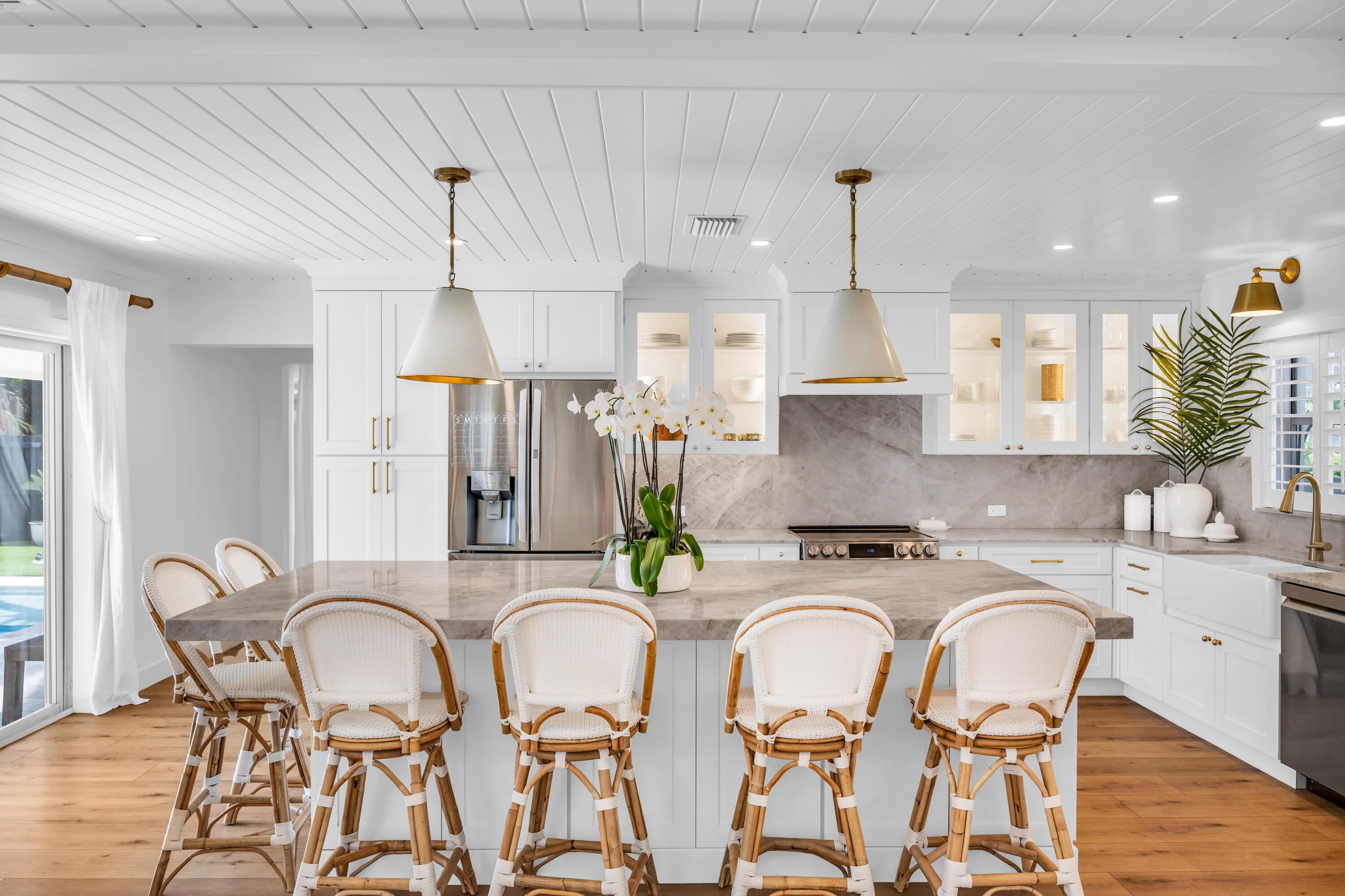 Image 4: Kitchen