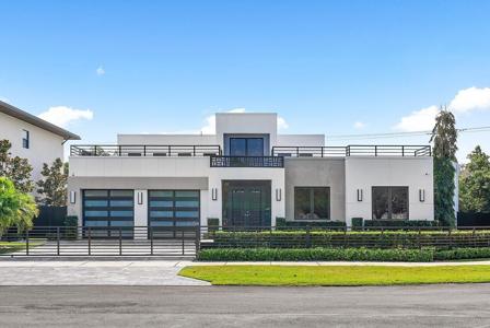 200 NE 7th Street