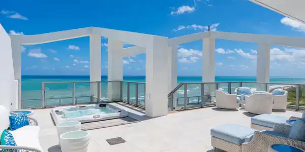 Image 2: Outdoor Living