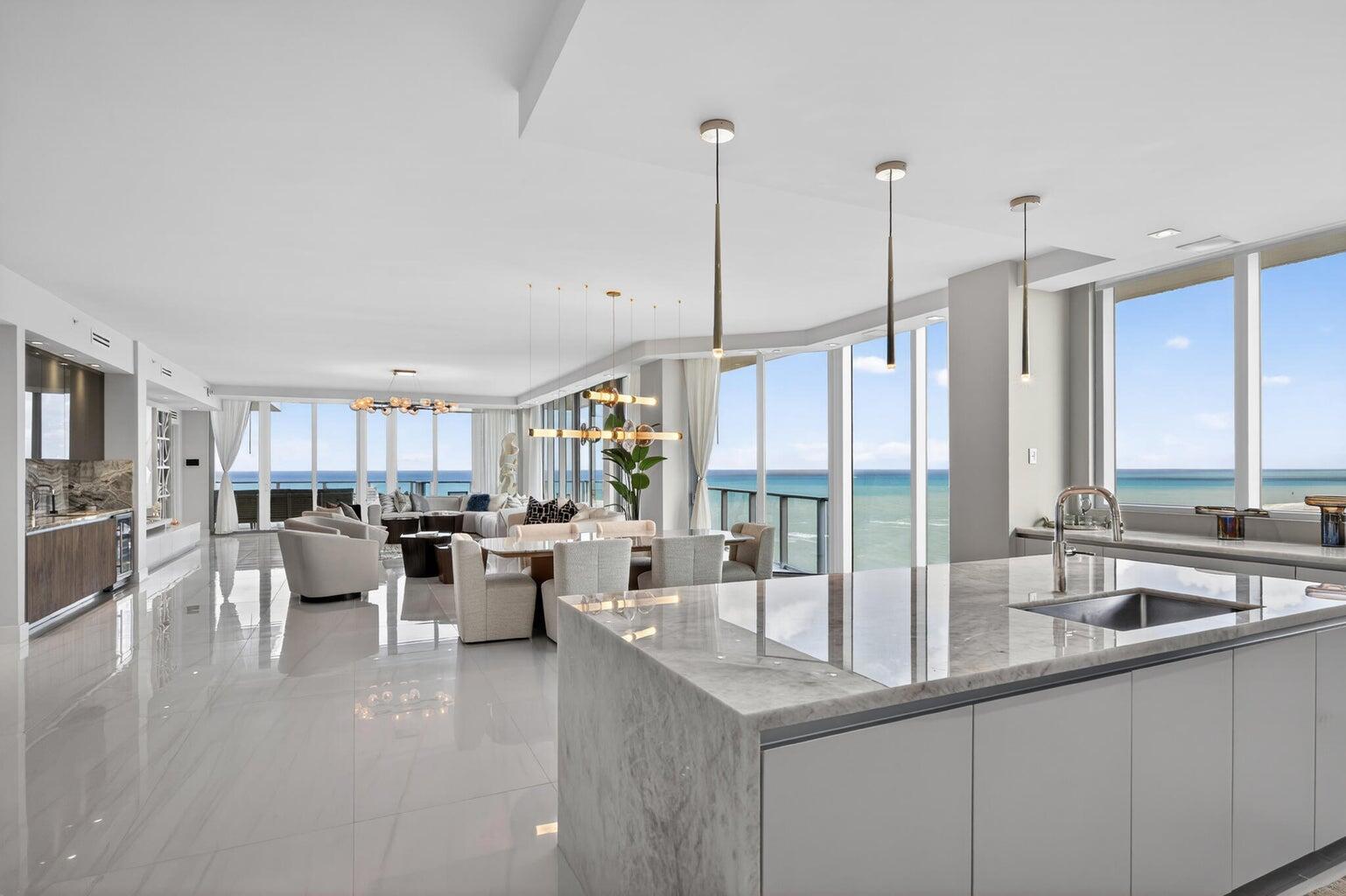 Image 3: Main Living