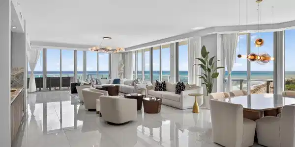 Image 4: Main Living