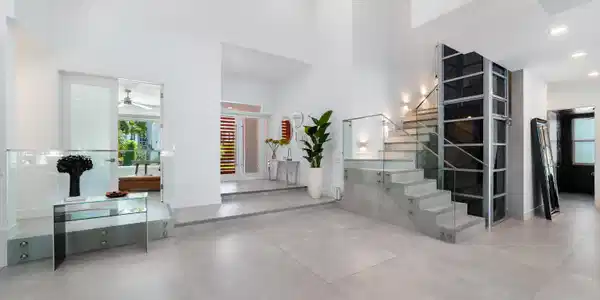 Image 3: Foyer
