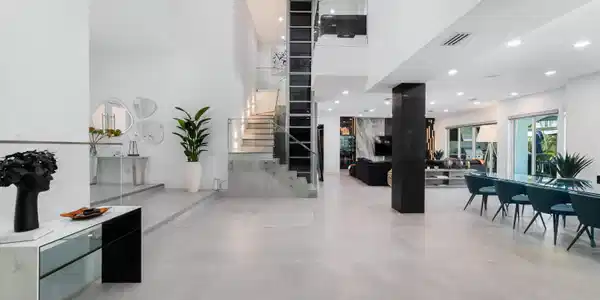 Image 4: Dining and living room