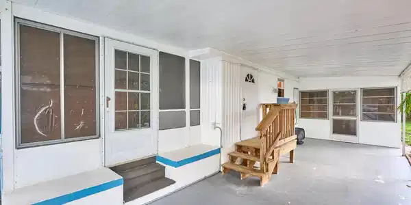 Image 3: CARPORT