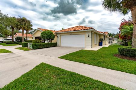2452 SW Parkside Drive