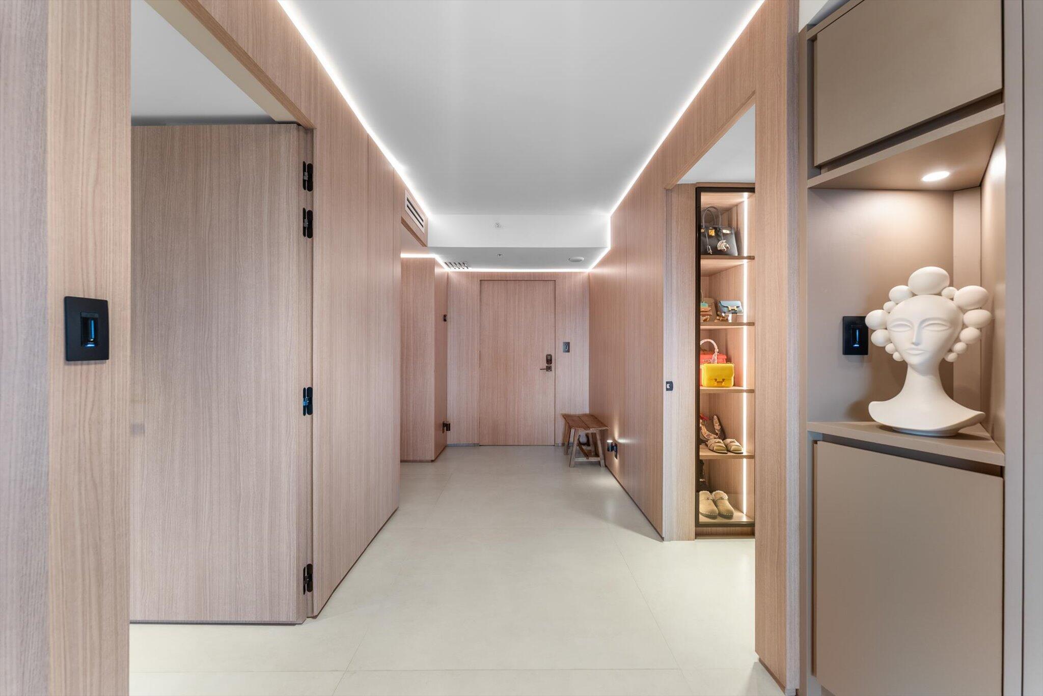 Image 4: The Door/Foyer of Distinction...