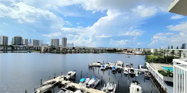 18081 Biscayne Blvd