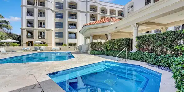 1 N Ocean Blvd