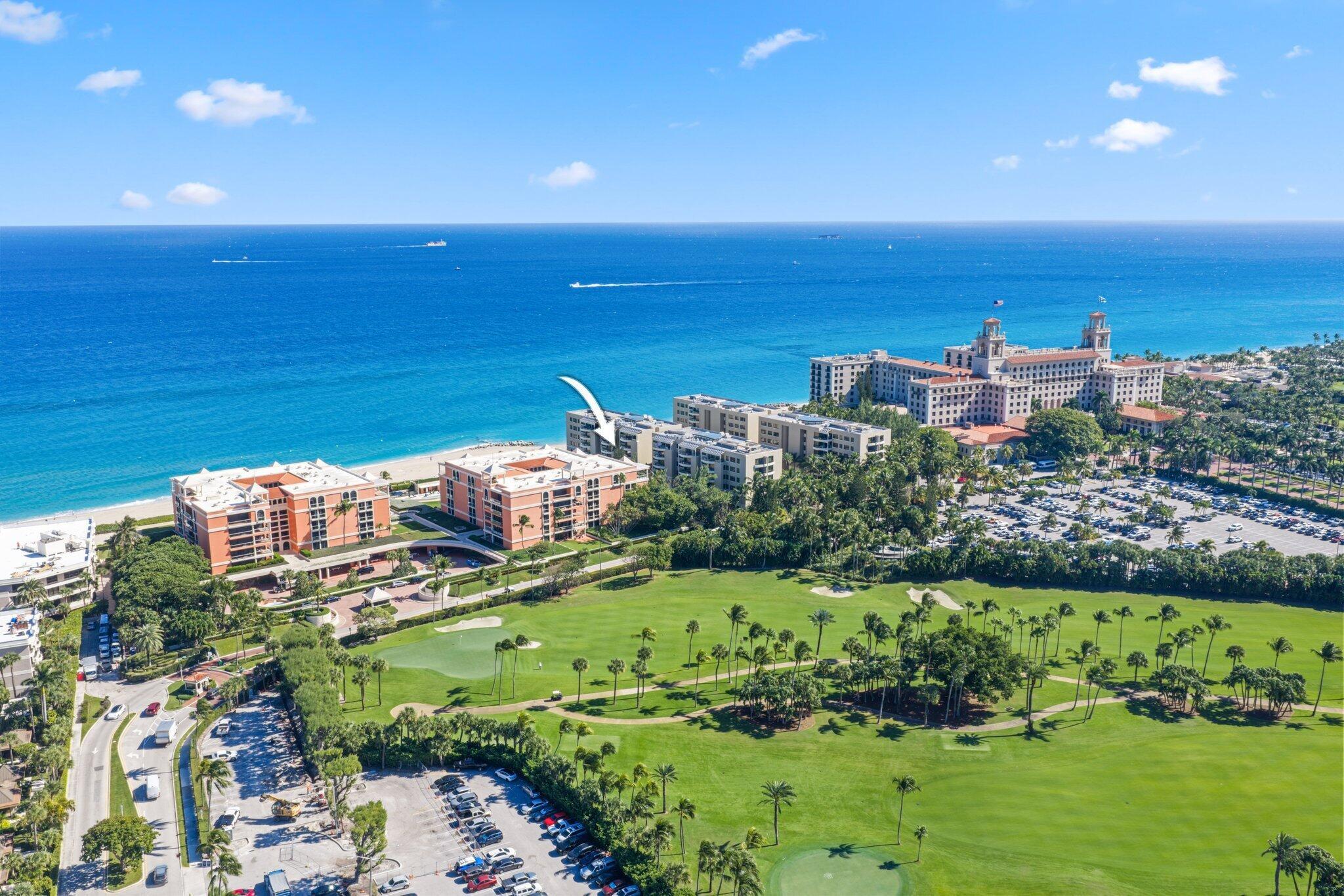 Image 3: Southeast exposure. Breakers grounds. Pure Palm Be