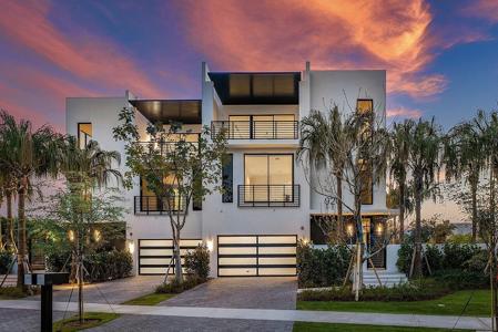 930 Palm Trail