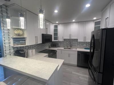 810 Lake Shore Drive