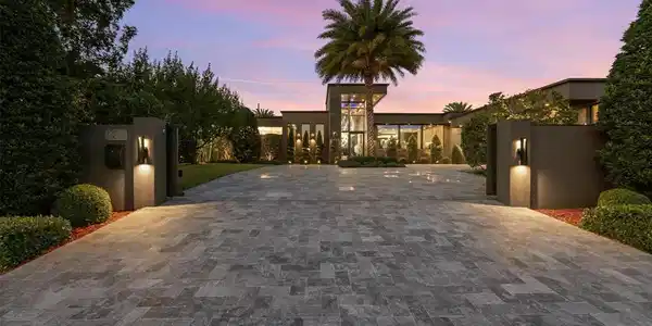 Image 4: Private, fully gated residence