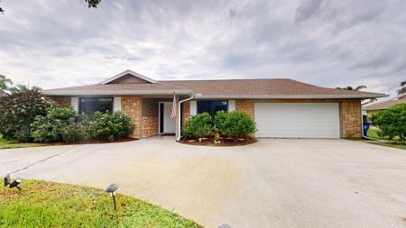 585 W Forest Trl