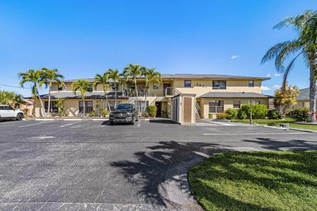 3831 SE 11th Place