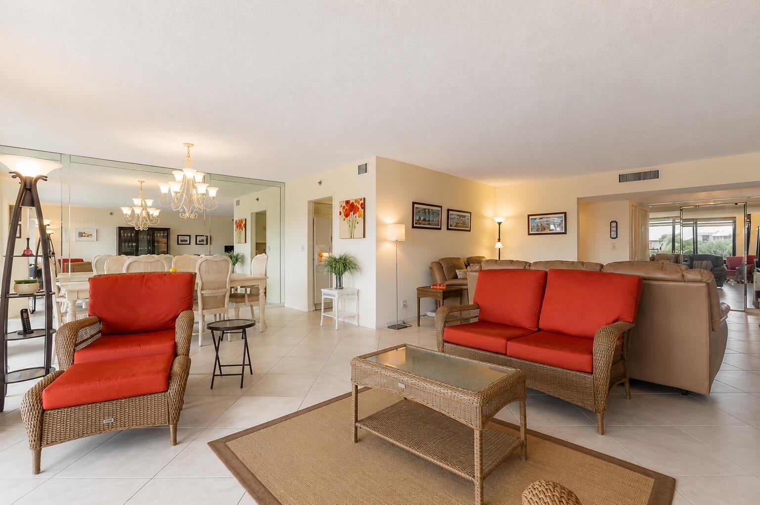 Image 2: livingroom